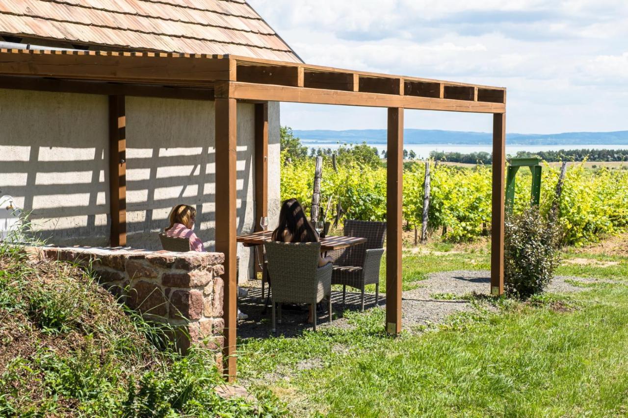 Tagyon Birtok Mandula Apartmanhaz Eksteriør billede